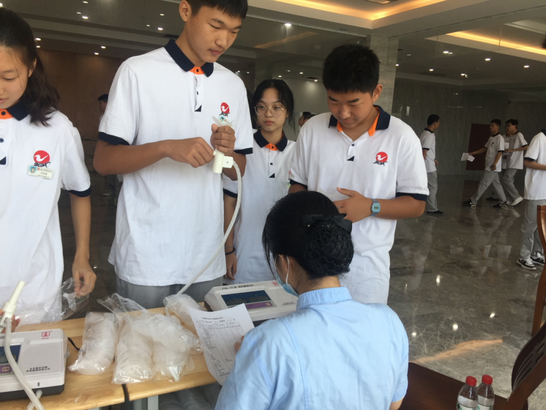 【杭州城东医院】为杭州中策职业技术学校近3000名学生上门体检_宏恩